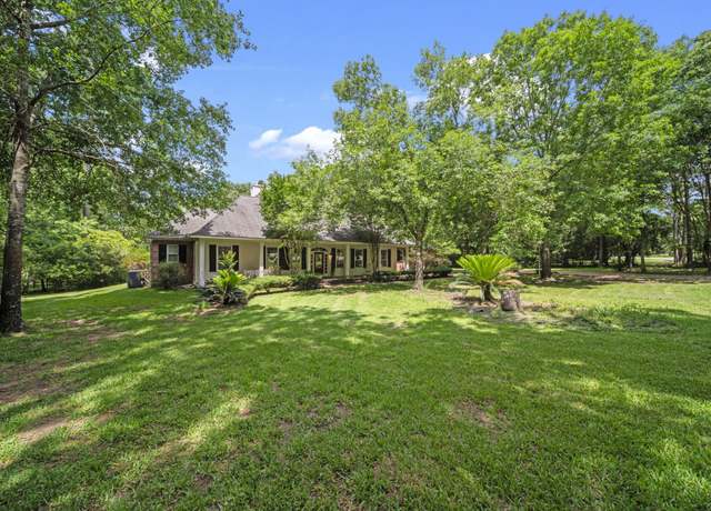 Property at 32819 Couples Ct, Magnolia, TX 77354, 4 beds, 2.5 baths