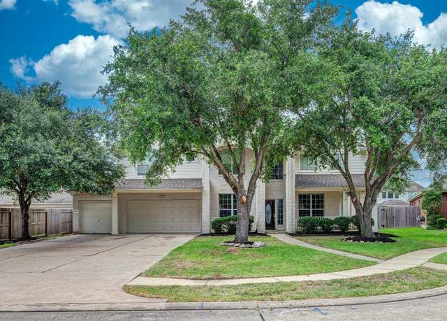 Property at 3604 Dogwood Blossom Ct, Pearland, TX 77581, 5 beds, 3.5 baths