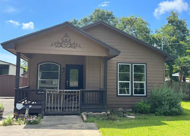 Property at 6748 Jefferson Blvd, Groves, TX 77619, 3 beds, 2 baths