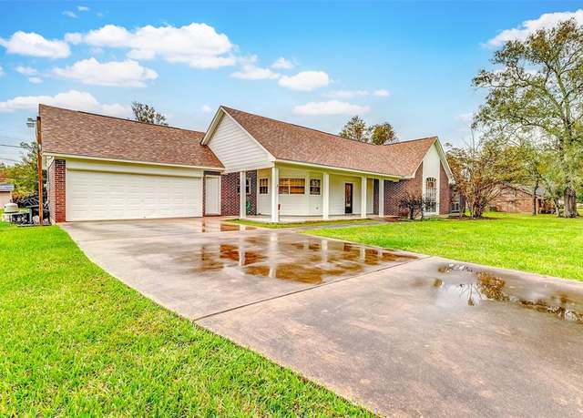 Property at 20 Mockingbird Ln, Dayton, TX 77535, 4 beds, 3.5 baths