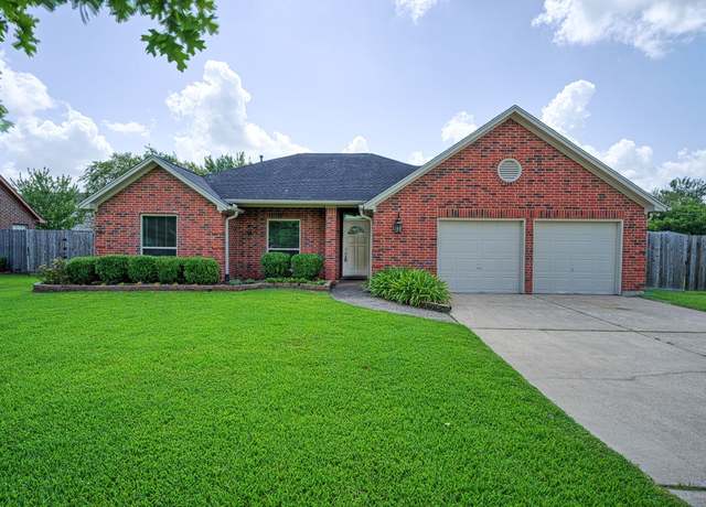 Property at 1116 Tipperary Ave, Friendswood, TX 77546, 4 beds, 2 baths