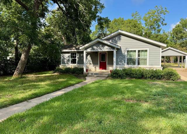Property at 409 S 9th St, Crockett, TX 75835, 3 beds, 2 baths