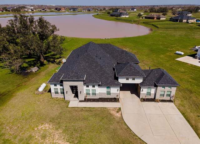 Property at 627 Lily Lane Ln, Rosharon, TX 77583, 4 beds, 3.5 baths