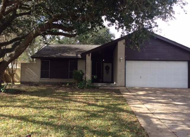 Property at 519 Magnolia Bend St, League City, TX 77573, 3 beds, 2 baths