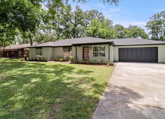 Property at 240 Sleepy Hollow Dr, Lake Jackson, TX 77566, 3 beds, 2 baths