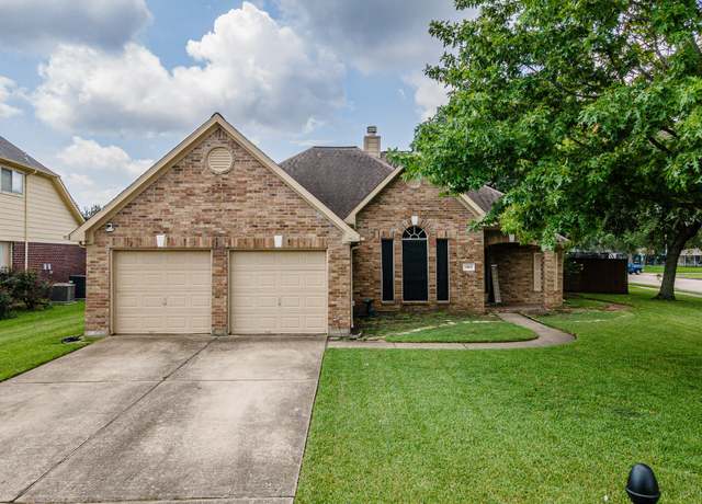 Property at 11002 Collingswood Dr, La Porte, TX 77571, 3 beds, 2 baths