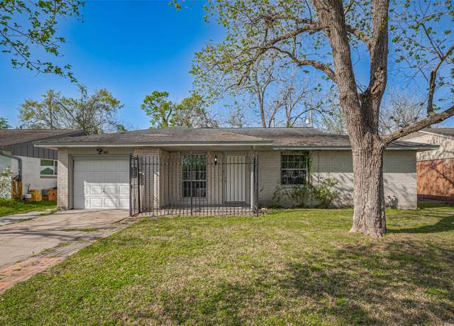 Property at 3730 Darlinghurst Dr, Houston, TX 77045, 3 beds, 1.5 baths