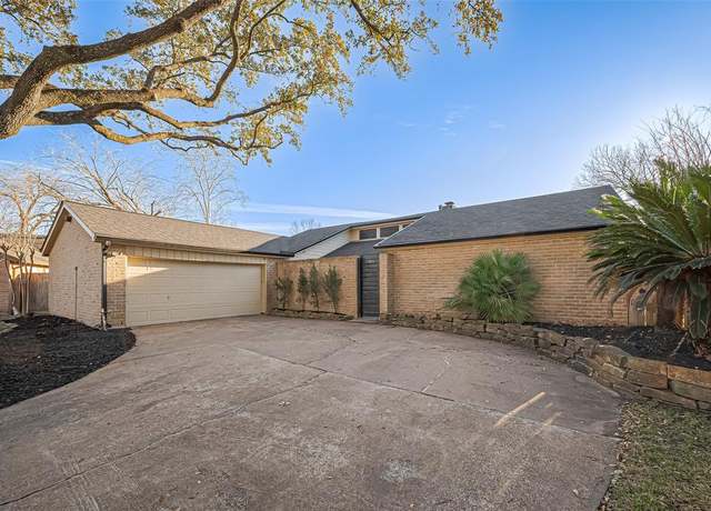 Property at 11802 Spruce Hill Dr, Houston, TX 77077, 4 beds, 2.5 baths