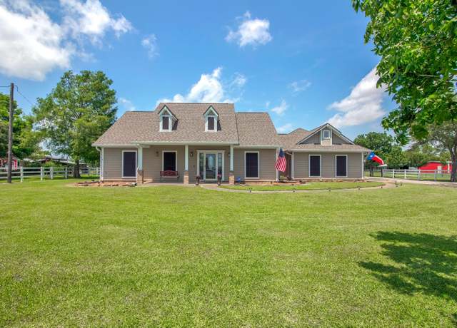 Property at 1110 Robinson Rd, La Porte, TX 77571, 3 beds, 2.5 baths