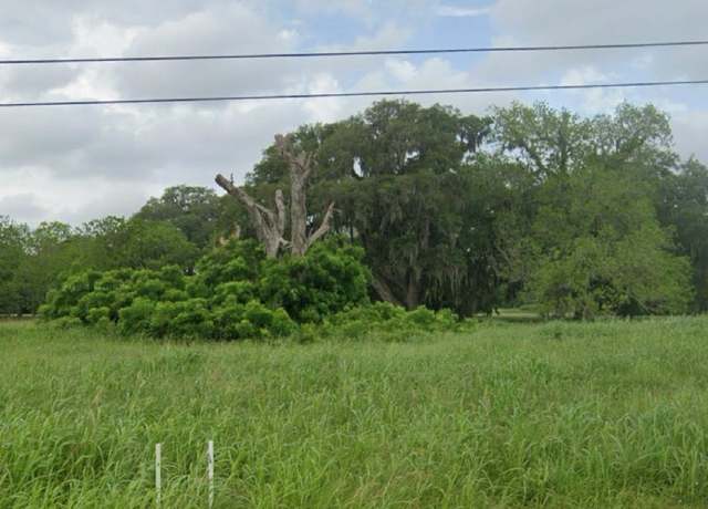 Property at 1150 Frontier Trl, Angleton, TX 77515