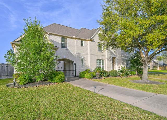 Property at 1423 Blakely Grove Ln, Pearland, TX 77581, 4 beds, 3.5 baths