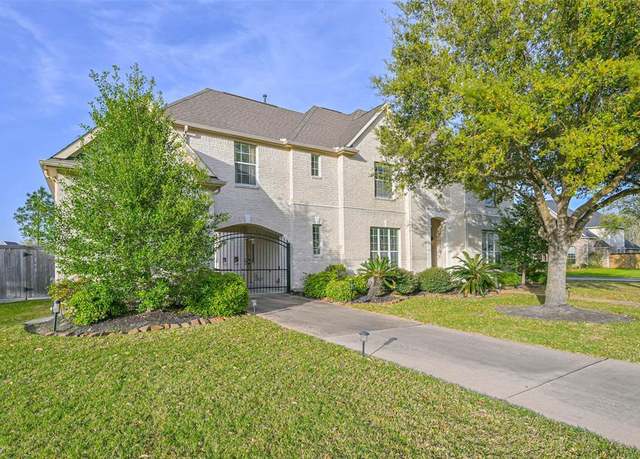 Property at 1423 Blakely Grove Ln, Pearland, TX 77581, 4 beds, 3.5 baths