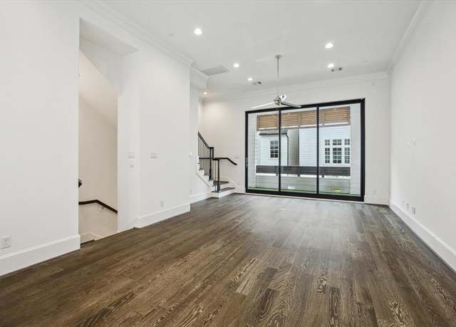 Property at 3405 Timbergrove Heights St, Houston, TX 77008, 3 beds, 3.5 baths