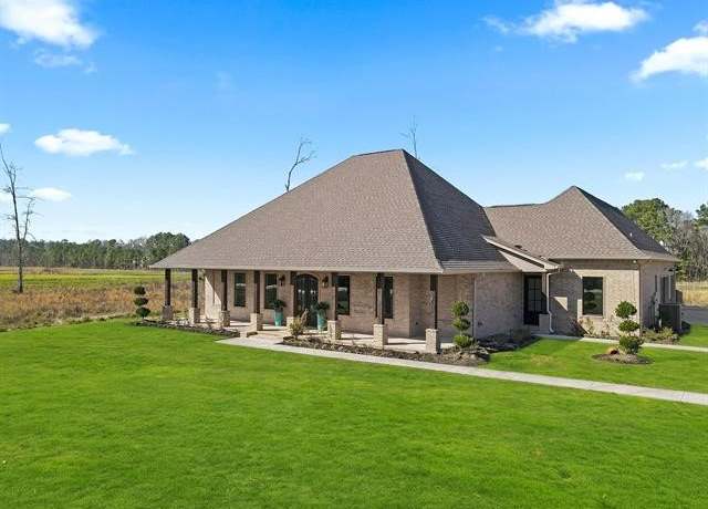 Property at 9472 Acadian Way, Orange, TX 77632, 4 beds, 3 baths