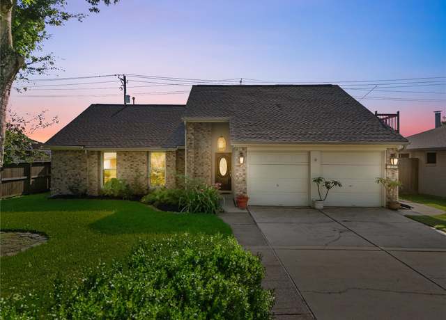 Property at 2004 Tuscarora Ct, League City, TX 77573, 4 beds, 2 baths
