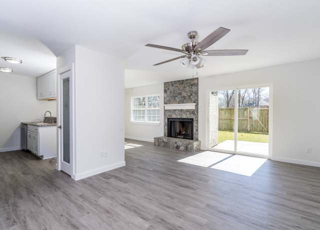 Property at 12239 Glenview Dr, Montgomery, TX 77356, 3 beds, 2 baths