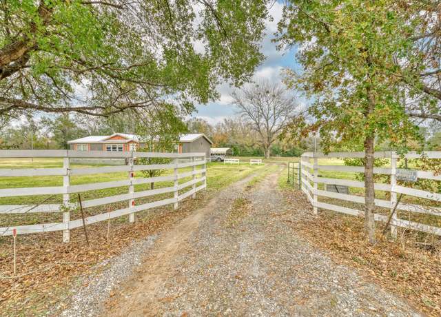 Property at 10715 Bozeman Ferry Rd, Midway, TX 75852, 3 beds, 2 baths