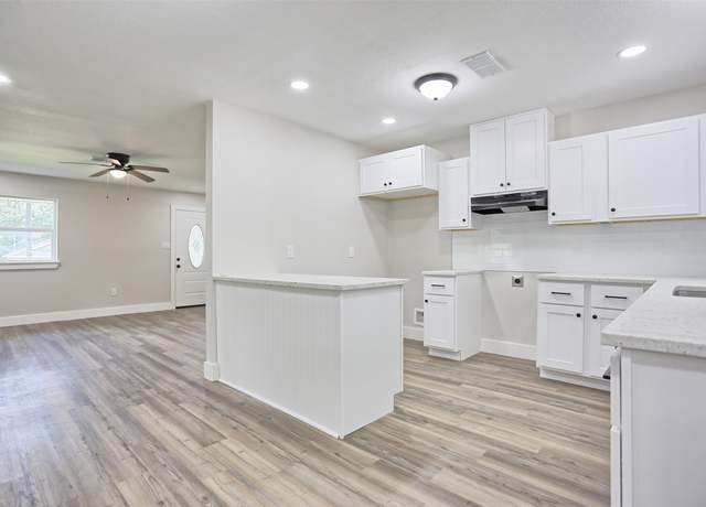 Property at 704 Natchez River Cir, Conroe, TX 77316, 4 beds, 2 baths