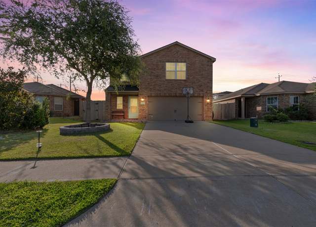 Property at 2913 Seacrest Ln, La Marque, TX 77568, 3 beds, 2.5 baths