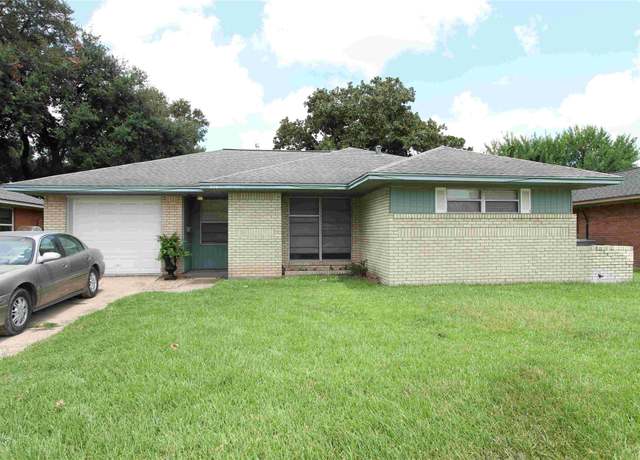 Property at 329 Robin St, Deer Park, TX 77536, 3 beds, 1.5 baths