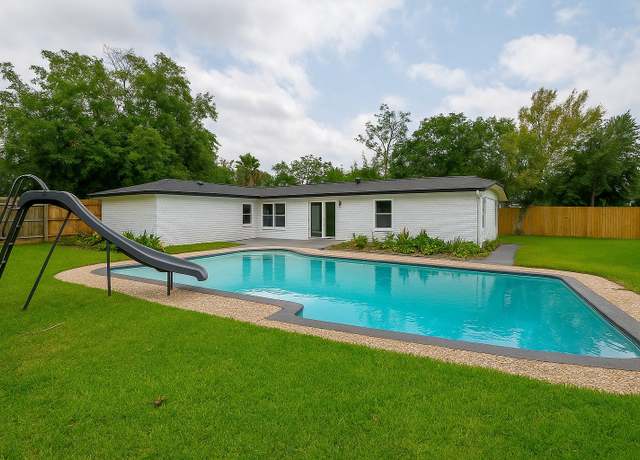 Property at 1915 Springrock Ln, Houston, TX 77080, 4 beds, 2 baths