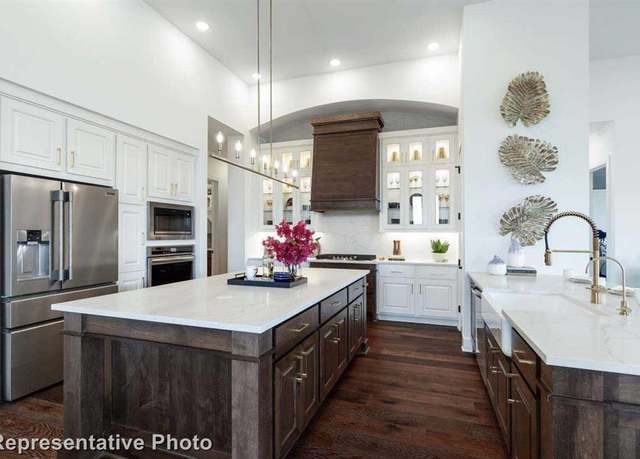Property at 840 Artemis Cir, Webster, TX 77598, 4 beds, 4.5 baths