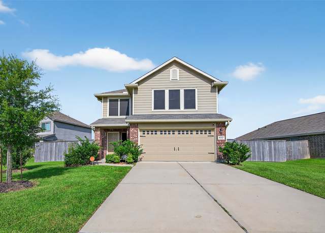 Property at 8630 River Crest Dr, Baytown, TX 77521, 4 beds, 2.5 baths