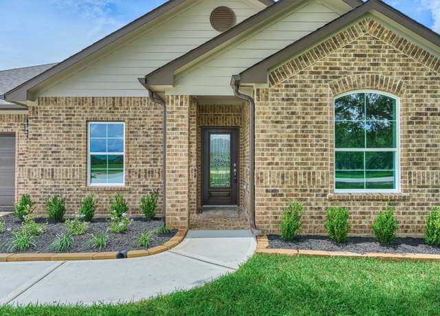 Property at 10477 Valley Dr N, Willis, TX 77318, 3 beds, 2 baths