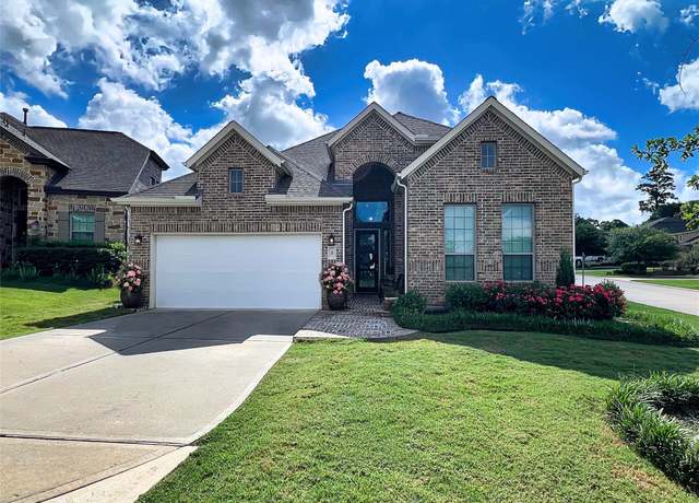 Property at 2 Ruchill Cir, Conroe, TX 77304, 3 beds, 3 baths