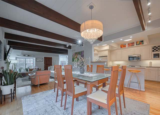 Property at 5368 Brownway St Unit C32, Houston, TX 77056, 3 beds, 2.5 baths