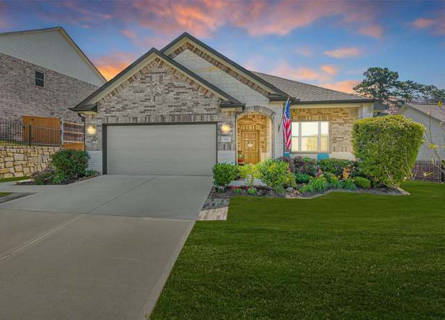 Property at 954 Golden Willow Ln, Conroe, TX 77304, 4 beds, 2 baths