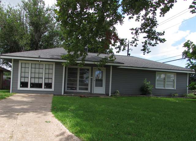 Property at 2902 Tarpey Ave, Texas City, TX 77590, 3 beds, 1 bath