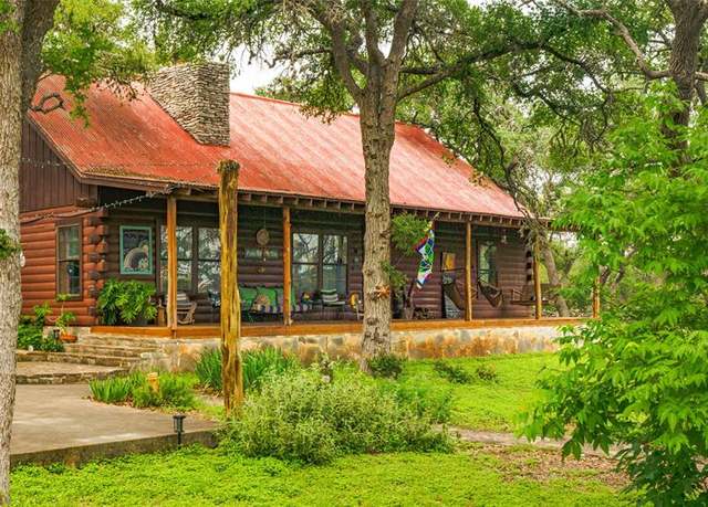 Property at 1218 Oakwood Loop, San Marcos, TX 78666, 4 beds, 2 baths