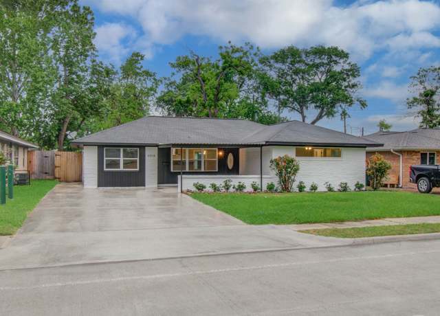 Property at 4914 W 43rd St, Houston, TX 77092, 3 beds, 2 baths