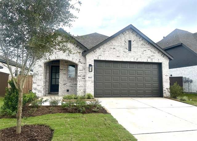 Property at 5043 Henry Merritt St, Rosenberg, TX 77471, 3 beds, 2 baths