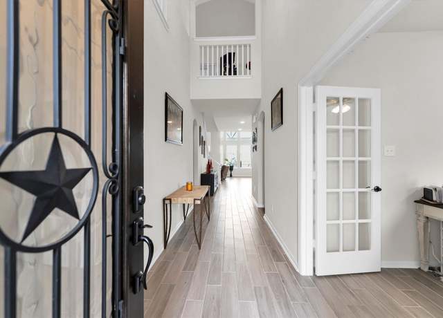 Property at 401 Twin Lakes Blvd, West Columbia, TX 77486, 4 beds, 3.5 baths