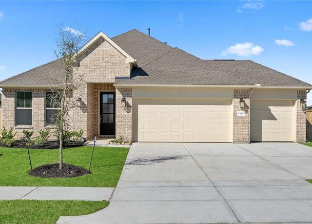 Property at 1524 Apache Heights Dr, Dayton, TX 77535, 4 beds, 3 baths
