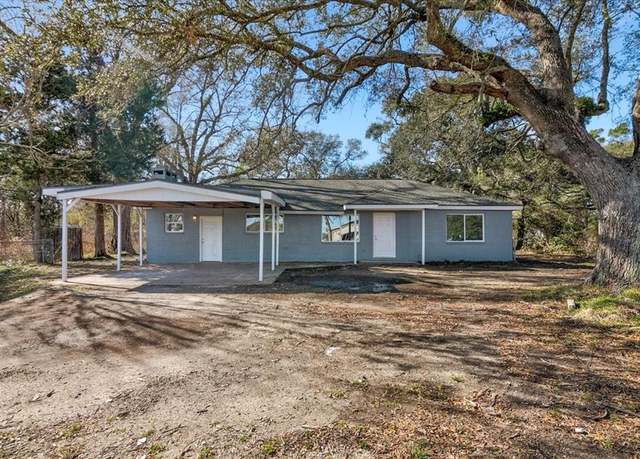 Property at 16458 Highway 62 S, Orange, TX 77630, 3 beds, 1 bath