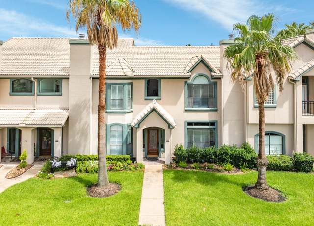 Property at 458 Mariners Dr, Kemah, TX 77565, 2 beds, 2.5 baths