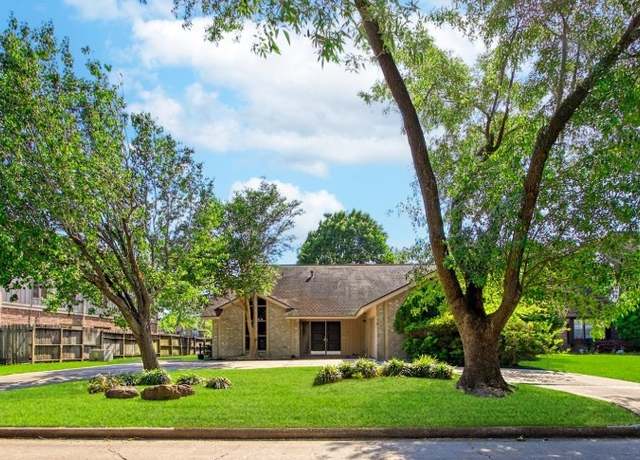 Property at 3142 La Quinta Dr, Missouri City, TX 77459, 4 beds, 2.5 baths