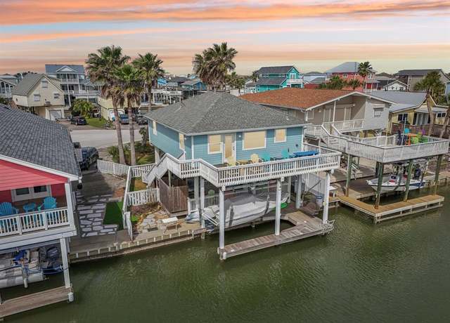 Property at 22123 Yoakum Dr, Galveston, TX 77554, 3 beds, 2.5 baths