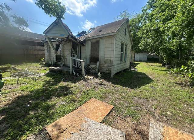 Property at 7024 Gonzales St, Houston, TX 77020, 2 beds, 1 bath