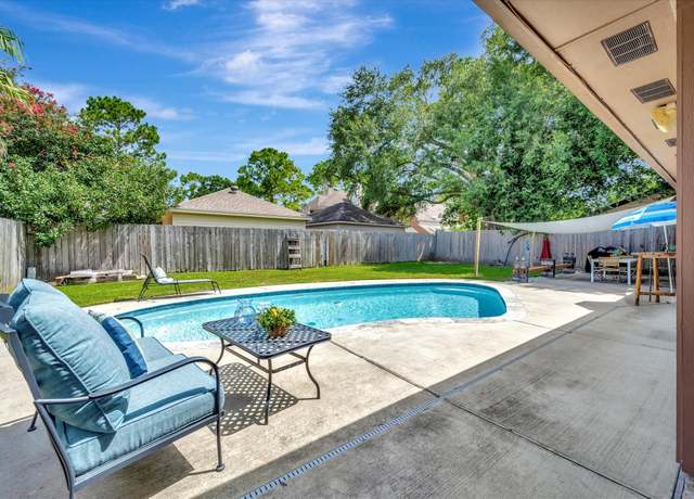 Property at 15707 Spring Forest Dr, Houston, TX 77059, 3 beds, 2 baths