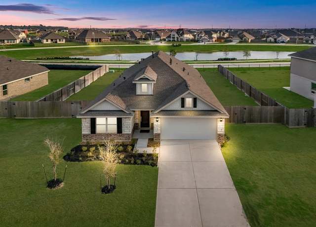 Property at 15222 Lakewood Ave, Mont Belvieu, TX 77523, 4 beds, 3 baths