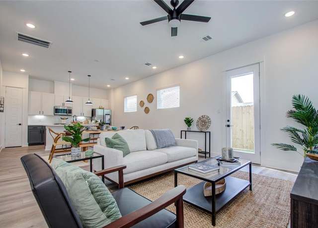 Property at 5814 Highland Sky Ln, Houston, TX 77091, 3 beds, 2.5 baths