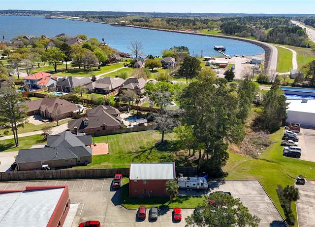 Property at 90 Beach Walk Blvd, Conroe, TX 77304, 2 beds, 1 bath