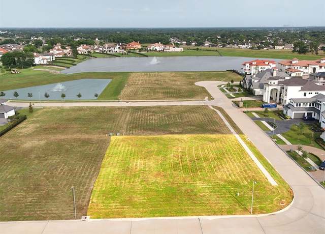Property at 11 Castle Terrace Ln, Richmond, TX 77469