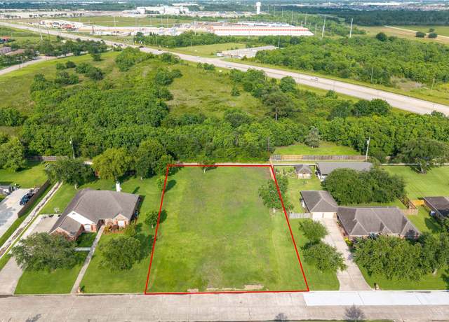 Property at 639 Westwood Cir, La Marque, TX 77568
