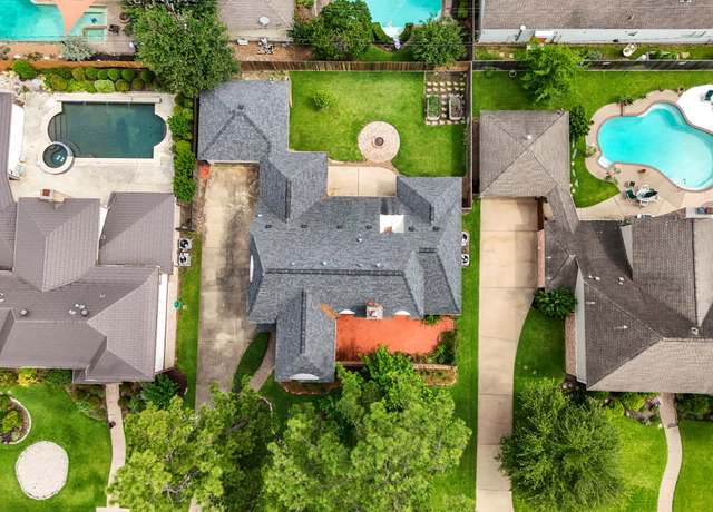Property at 12114 Knobcrest Dr, Houston, TX 77070, 4 beds, 3.5 baths