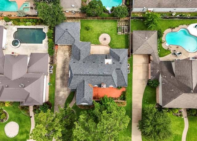 Property at 12114 Knobcrest Dr, Houston, TX 77070, 4 beds, 3.5 baths